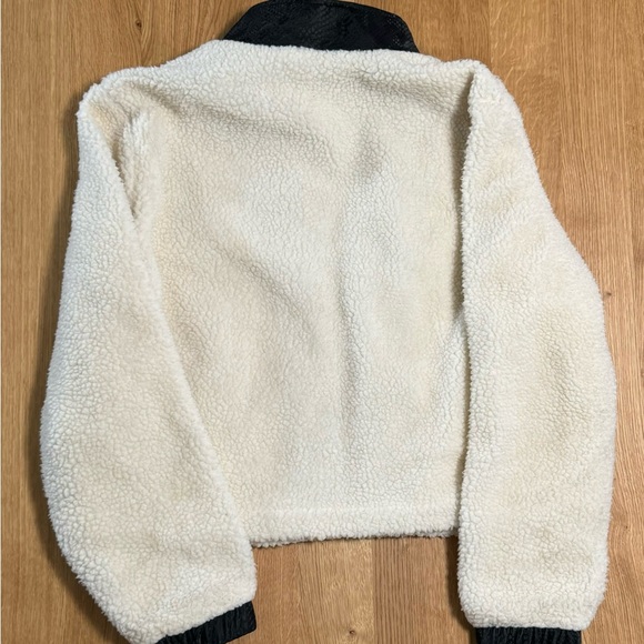 Juicy Couture White Fluffy Bomber Jacket - Size Large - Picture 5 of 5